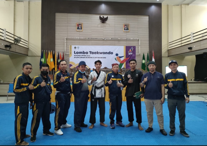 Atlet Taekwondo IAIN Madura Raih Medali Perak